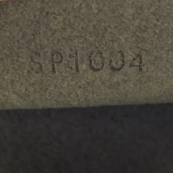 LV leather duffle bag - Picture 6 of 8